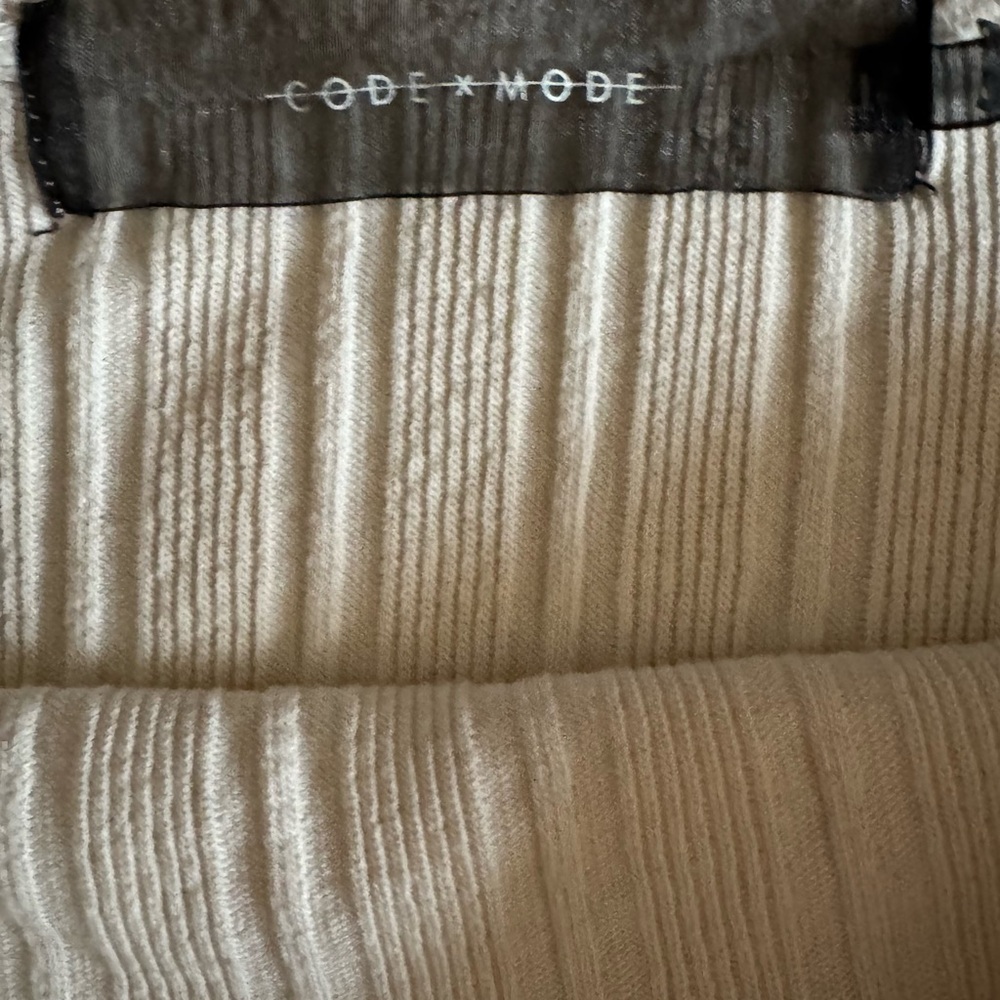 Code x Mode Sweater Medium - Picture 2 of 2